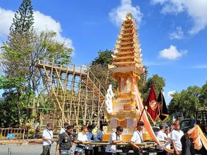 Manah Toya Ning-Arak Ogoh-ogoh Jadi Rangkaian Pelebon Raja Denpasar IX