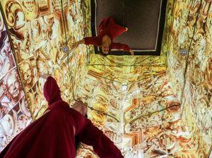 Terpukau Keajaiban Alam di Pameran Digital Instalasi Cermin Terpukau Keajaiban Alam di Pameran Digital Instalasi Cermin