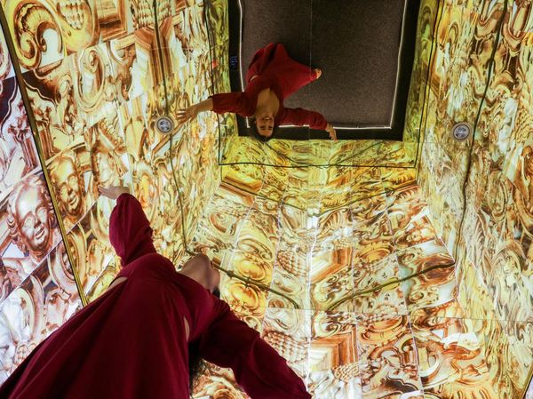 Terpukau Keajaiban Alam di Pameran Digital Instalasi Cermin