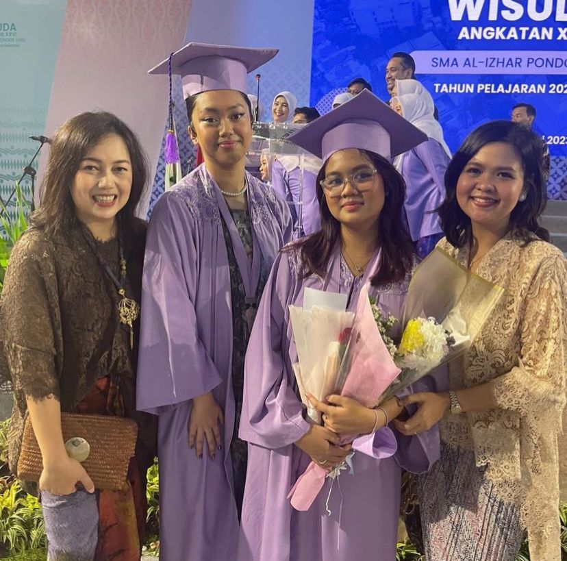Tora Sudiro dan Anggi Kadiman Hadiri Wisuda Anak