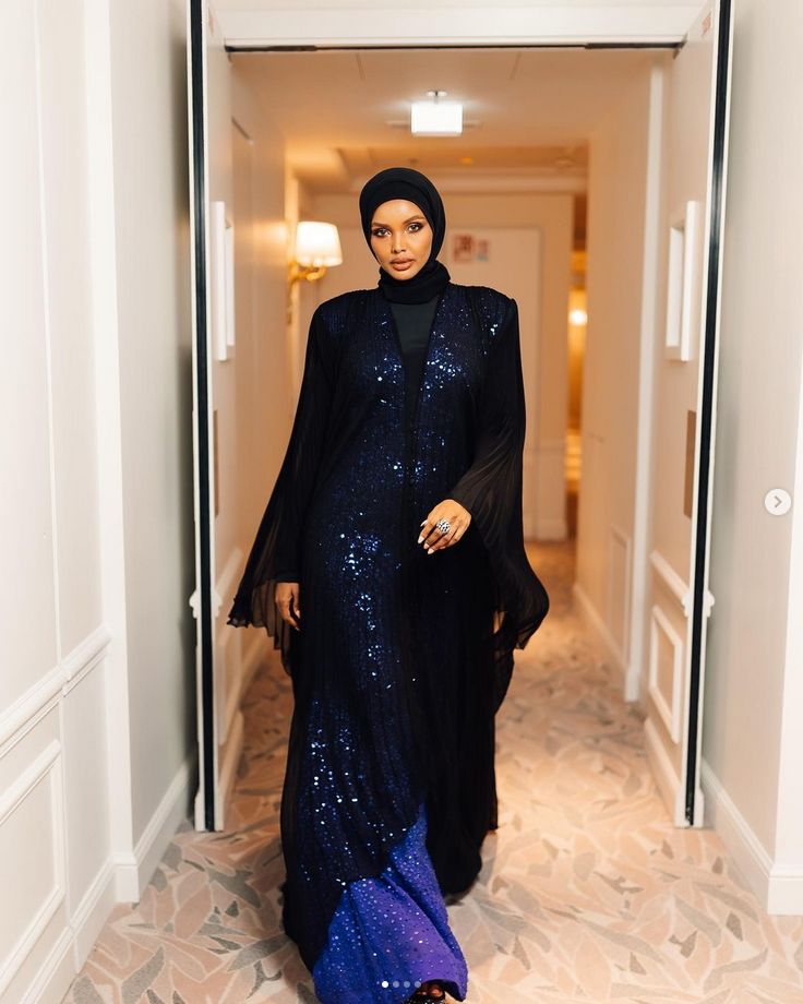 Transformasi gaya hijab Halima Aden.