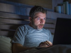 Kecanduan Pornografi Bikin Pria Alami Gangguan Makan