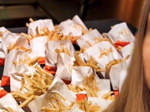 Antimainstream! Pengantin Ini Sajikan McDonalds Senilai Rp 11,3 Juta untuk Tamu Antimainstream! Pengantin Ini Sajikan McDonalds Senilai Rp 11,3 Juta untuk Tamu