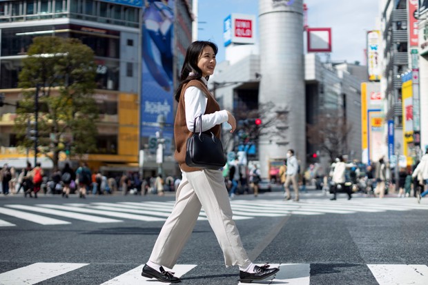 Rutin berjalan kaki bermanfaat untuk membakar lemak sekaligus menurunkan berat badan