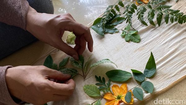 Foto: Intip Pembuatan Ecoprint Ramah Lingkungan Karya UMKM Tangsel