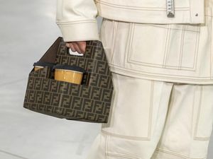 Fendi Bikin Tas Wadah Kopi, Siap-siap Jadi Konten Crazy Rich
