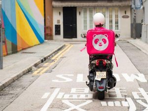 Gegara Aplikasi Error, Wanita Ini Berakhir Dapat 10 Bungkus Nasi