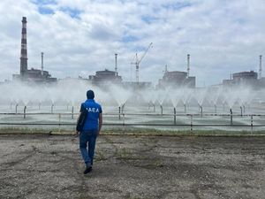 Trump Cetuskan Gagasan AS Ambil Alih Pembangkit Nuklir Ukraina Trump Cetuskan Gagasan AS Ambil Alih Pembangkit Nuklir Ukraina