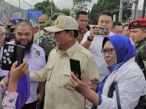 Prabowo Diteriaki Emak-emak Presiden saat Kunjungi Koramil Lembang