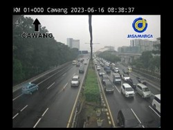 Lalu Lintas di Tol Cawang arah Tebet Padat Pagi Ini