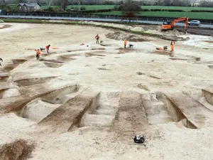 Pemakaman Usia 4.400 Tahun Ditemukan, Makam Paling Besar 50 Meter Pemakaman Usia 4.400 Tahun Ditemukan, Makam Paling Besar 50 Meter