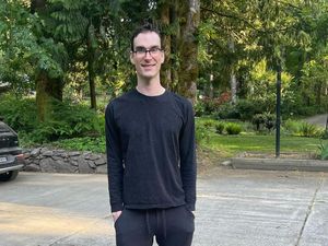 Putra Bos Majalah Playboy Join OnlyFans Demi Bisa Beli Kartu Pokemon Sepuasnya