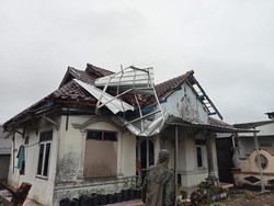 Angin Puting Beliung Terjang Sumur Pandeglang, 13 Rumah Rusak