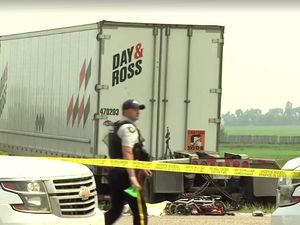 Truk Tabrak Kendaraan Pengangkut Lansia di Kanada, 15 Orang Tewas Truk Tabrak Kendaraan Pengangkut Lansia di Kanada, 15 Orang Tewas