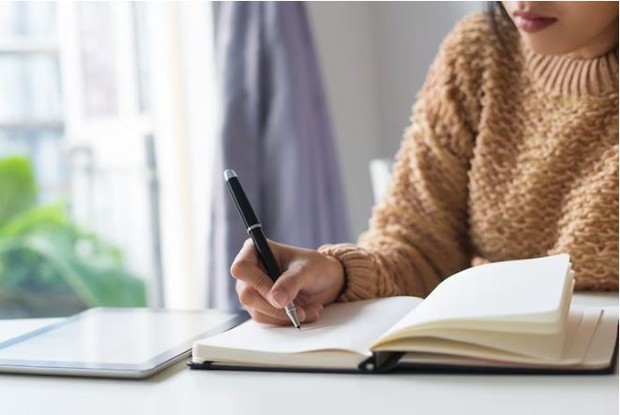 Self Accepatance. foto freepik.com: katemangostar