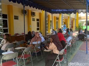 Hari Kedua PPDB SMK di Jateng, Masih Ada Ortu Bingung Cara Daftar Hari Kedua PPDB SMK di Jateng, Masih Ada Ortu Bingung Cara Daftar