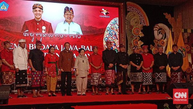 Kegiatan acara Temu Budaya Jawa-Bali untuk Indonesia Raya yang digelar di Bali di hadiri sejumlah elite PDIP. (CNNIndonesia/Kadafi)