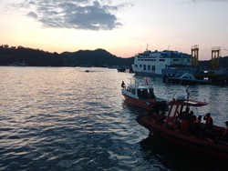 Kapal Nelayan Angkut 7 Penumpang Tenggelam di Perairan Komodo