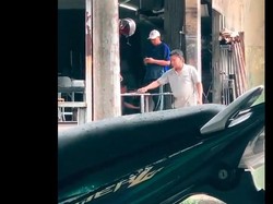 Viral Pria Mirip Ferdy Sambo Jadi Tukang Las di Batam