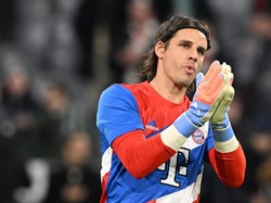 Dikaitkan dengan MU, Yann Sommer Beri Tanggapan