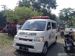Ibu Gantung Diri di Jember Dimakamkan Berdekatan dengan Dua Anaknya