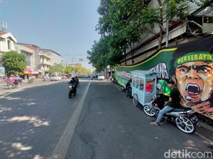 Spanduk Persebaya Jelang Ulang Tahun ke-96 Hijaukan Surabaya Spanduk Persebaya Jelang Ulang Tahun ke-96 Hijaukan Surabaya