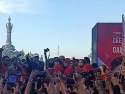 Warga Berebut Foto dengan Ganjar, Koster: Nggak Tahu Bagaimana Rasanya