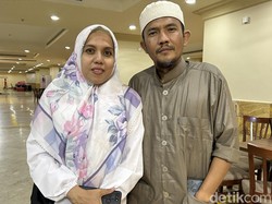 Jemaah Bantu Jemaah, Strategi Pasutri Asal Tangerang Bantu Ibadah Lansia