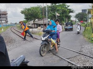 Bahaya! KAI Daop 9 Temukan 21 Pelintasan Liar di Banyuwangi Bahaya! KAI Daop 9 Temukan 21 Pelintasan Liar di Banyuwangi