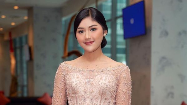 7 Gaya Erina Gudono Berkebaya, Bisa Jadi Inspirasi untuk Kondangan