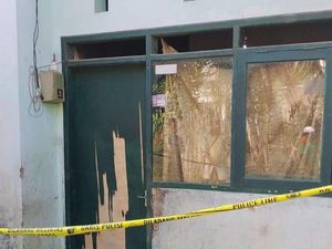 Ibu Jember Gantung Diri, 2 Anak Tewas Misterius Tanpa Bercak Darah Ibu Jember Gantung Diri, 2 Anak Tewas Misterius Tanpa Bercak Darah