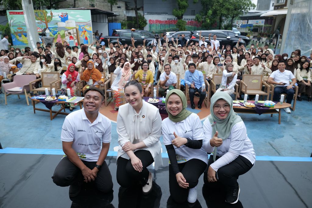 Para pemateri di sharing session berpose bersama siswa-siswi SMAN 40 Jakarta