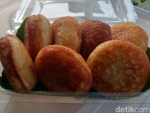 Tak Perlu Nunggu Saparan, Penjual Apem Kini Menjamur di Jatinom Klaten Tak Perlu Nunggu Saparan, Penjual Apem Kini Menjamur di Jatinom Klaten