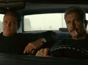 Sinopsis Film Dragged Across Concrete: Kerjasama Dua Polisi Beda Generasi Sinopsis Film Dragged Across Concrete: Kerjasama Dua Polisi Beda Generasi