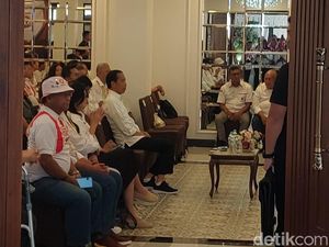 Jokowi Hadiri Tasyakuran Jejak 11 Tahun Komunitas Relawan GK Center