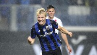 Rasmus Hojlund akan dibeli MU dari Atalanta. Proses transfernya segera rampung usai kedua klub menyepakati transfer striker tersebut. Foto: AP/Spada