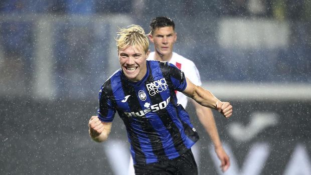 Rasmus Winther Højlund of Atalanta celebrates after scoring goal 3-1 during the Italian Serie A match between Atalanta and Monza at Gewiss Stadium in Bergamo, Italy, on Sunday, June 4, 2023. (Spada/LaPresse via AP)