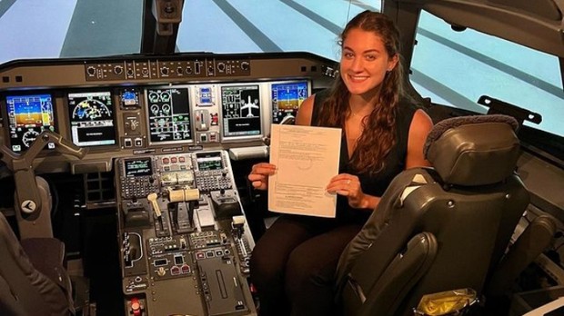 Dobrak stereotip gender, pilot perempuan ini sering dianggap sebagai pramugar