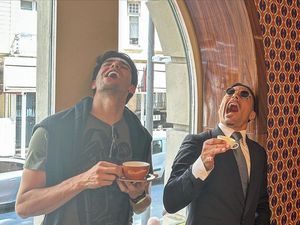 Salt Bae Ketemu Kaka hingga Pengamen Punk Jual Sambal Tempoyak Salt Bae Ketemu Kaka hingga Pengamen Punk Jual Sambal Tempoyak