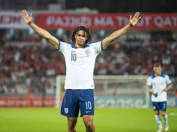 Jangan Kaget jika Alexander-Arnold Main Jadi Gelandang Terus!