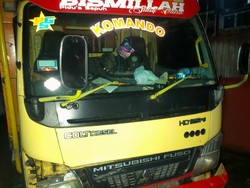 Truk Pengangkut Bata Hebel Tabrak 7 Kendaraan di Cianjur