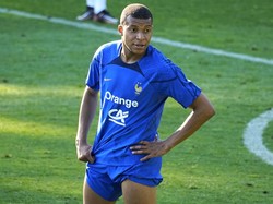 Mbappe Bukannya Mau Cabut dari PSG Tahun Depan, tapi...