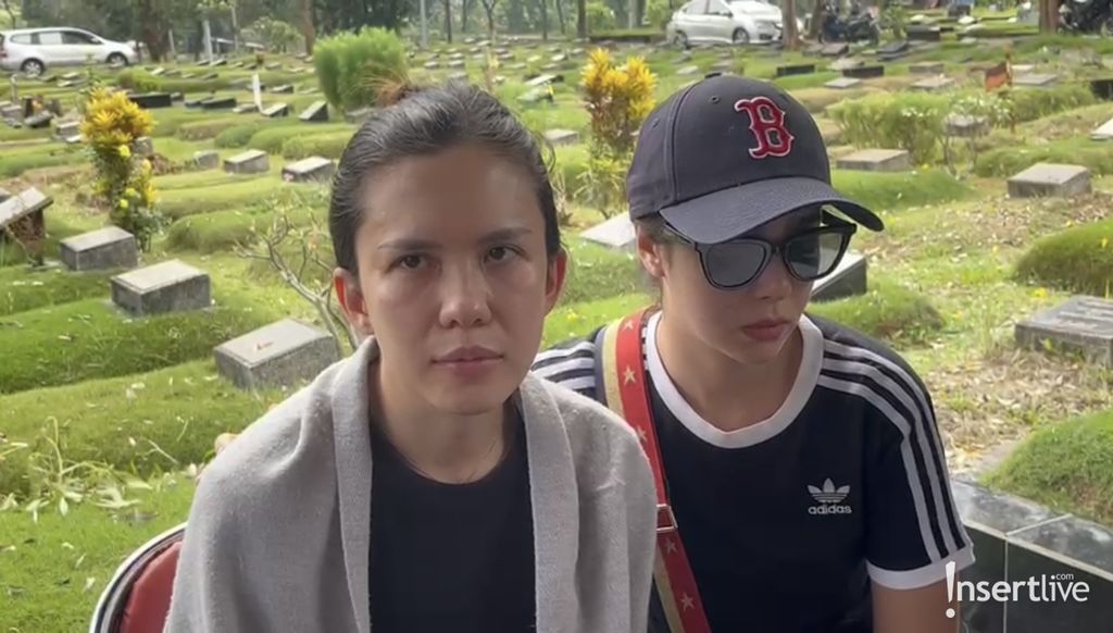 Michelle Joan di pemakaman sang ibunda