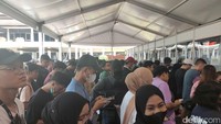 Booth penukaran sudah terbagi sesuai kategori tiket yang dibeli.