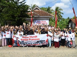 Relawan Ganjar Gelar Bazar Murah-Lomba Lukis Caping di Banyuwangi
