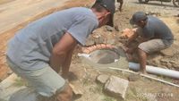 Antisipasi Kemarau, Tim Itera & Warga Buat Sumur Resapan-Lubang Biopori