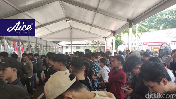 Suasana Penukaran Tiket Indonesia Vs Argentina