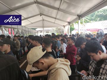 Suasana Penukaran Tiket Indonesia Vs Argentina