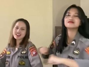 Propam Usut 2 Wanita di Kalteng Joget Pakai Seragam Polisi Milik Teman Propam Usut 2 Wanita di Kalteng Joget Pakai Seragam Polisi Milik Teman