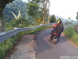 Sempitnya Akses Jalan Menuju Terasering Panyaweuyan